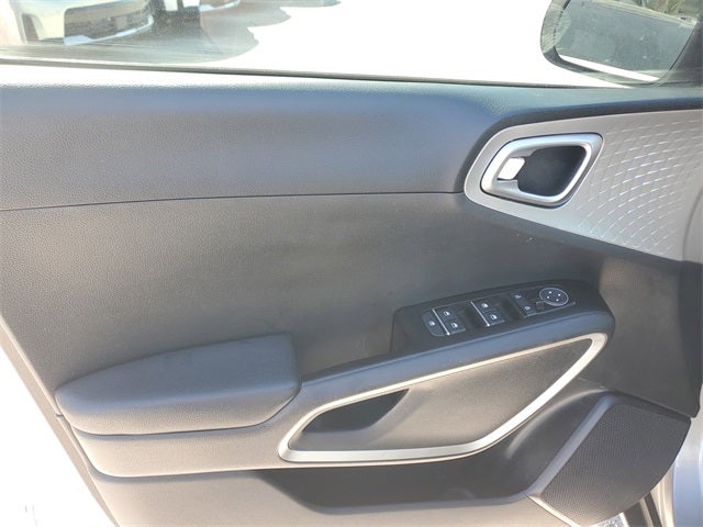 2023 Kia Soul LX w/ Technology Package