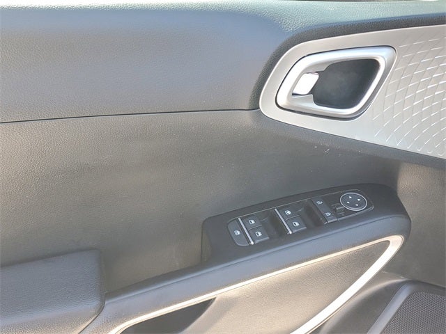 2023 Kia Soul LX w/ Technology Package