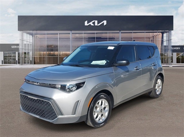 2023 Kia Soul LX w/ Technology Package