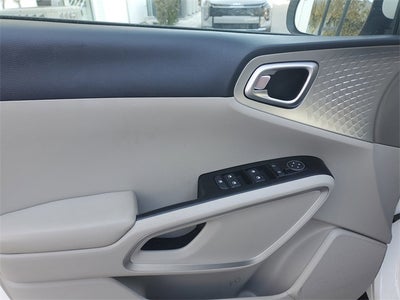 2023 Kia Soul LX w/ Technology Package