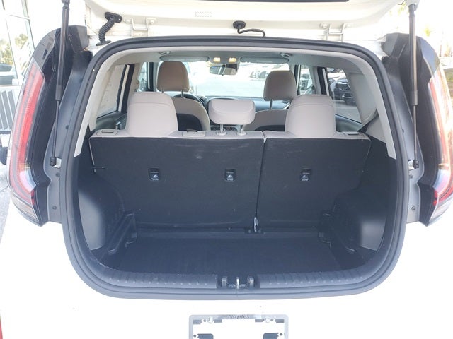 2023 Kia Soul LX w/ Technology Package