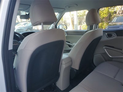 2023 Kia Soul LX w/ Technology Package