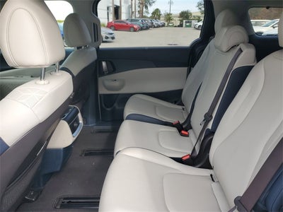 2025 Kia Carnival EX