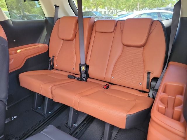 2023 Kia Carnival SX Prestige w/ Rear Seat Entertainment Package