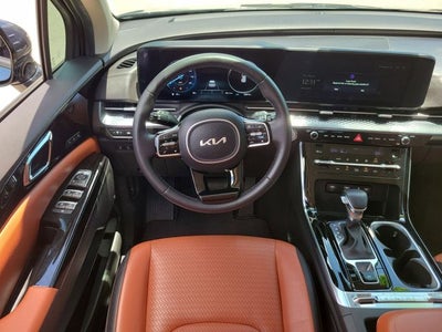 2023 Kia Carnival SX Prestige w/ Rear Seat Entertainment Package