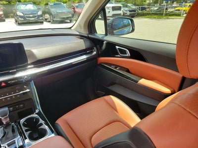 2023 Kia Carnival SX Prestige w/ Rear Seat Entertainment Package
