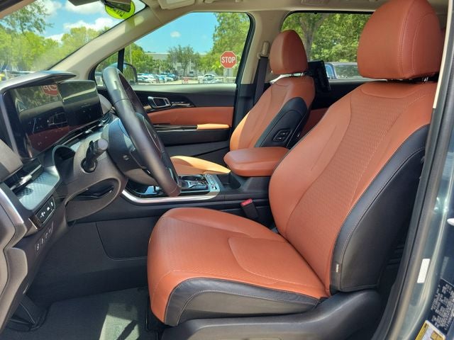 2023 Kia Carnival SX Prestige w/ Rear Seat Entertainment Package