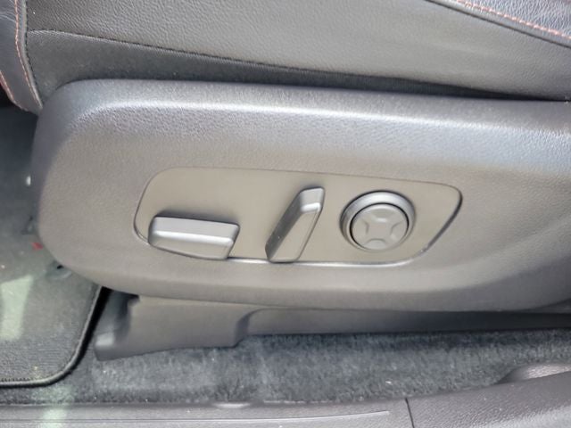 2023 Kia Carnival SX Prestige w/ Rear Seat Entertainment Package