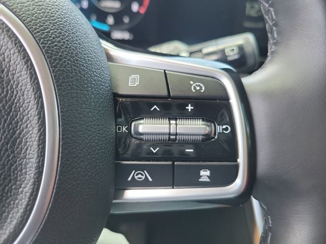2023 Kia Carnival SX Prestige w/ Rear Seat Entertainment Package