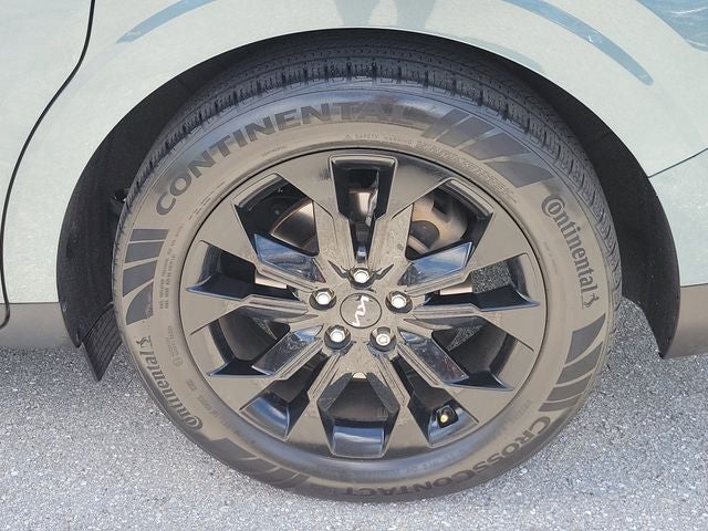 2023 Kia Carnival SX Prestige w/ Rear Seat Entertainment Package