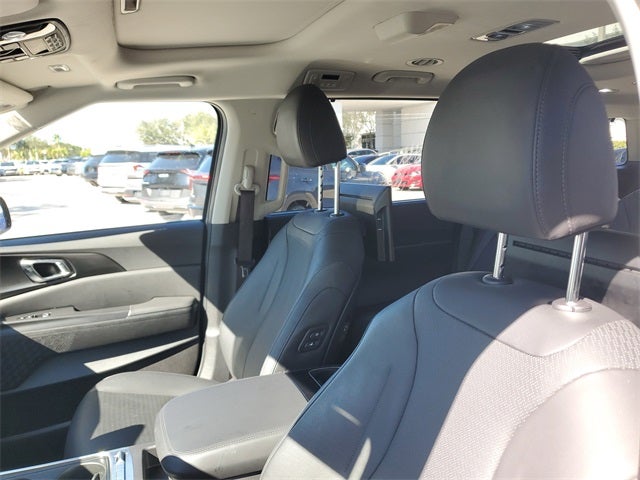 2025 Kia Carnival SX Prestige w/ Rear Seat Entertainment Package