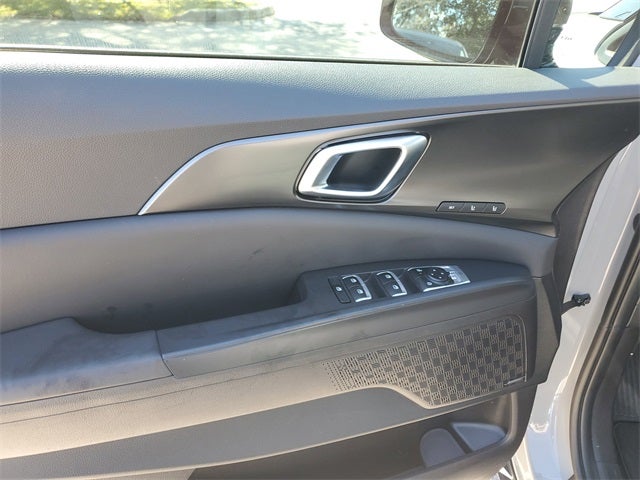 2025 Kia Carnival SX Prestige w/ Rear Seat Entertainment Package