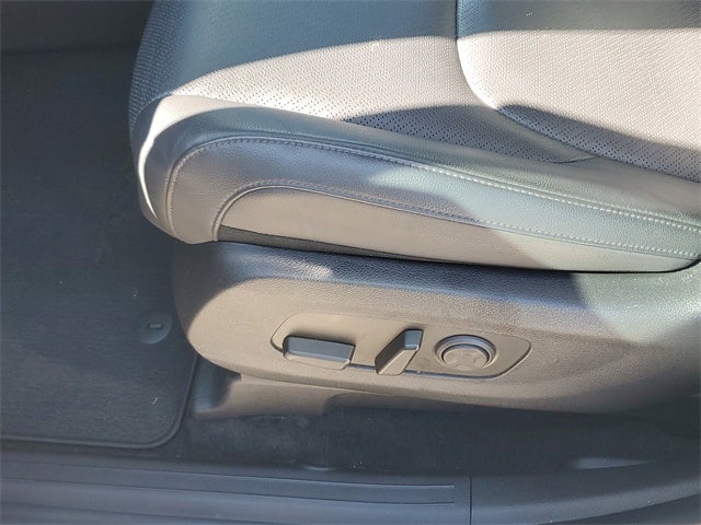 2025 Kia Carnival SX Prestige w/ Rear Seat Entertainment Package