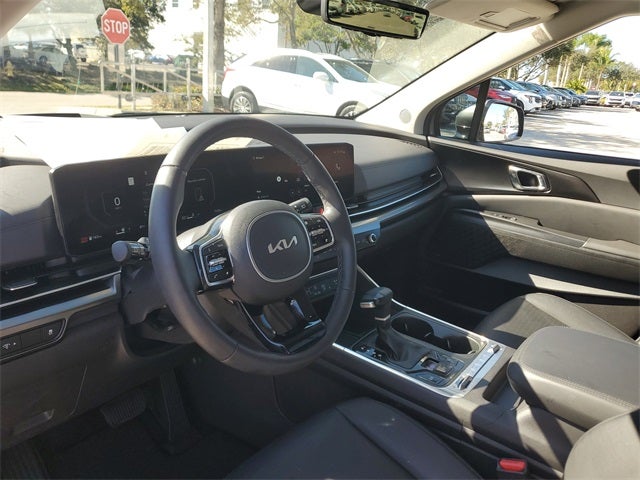 2025 Kia Carnival SX Prestige w/ Rear Seat Entertainment Package