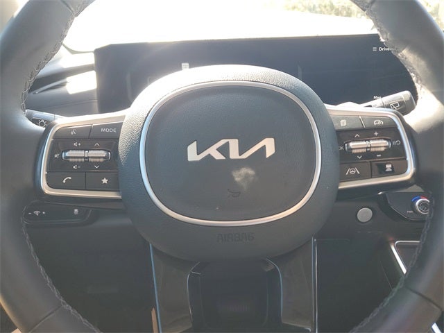 2025 Kia Carnival SX Prestige w/ Rear Seat Entertainment Package