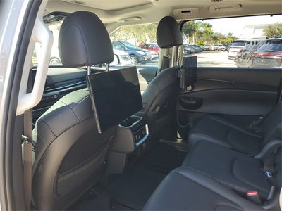 2025 Kia Carnival SX Prestige w/ Rear Seat Entertainment Package